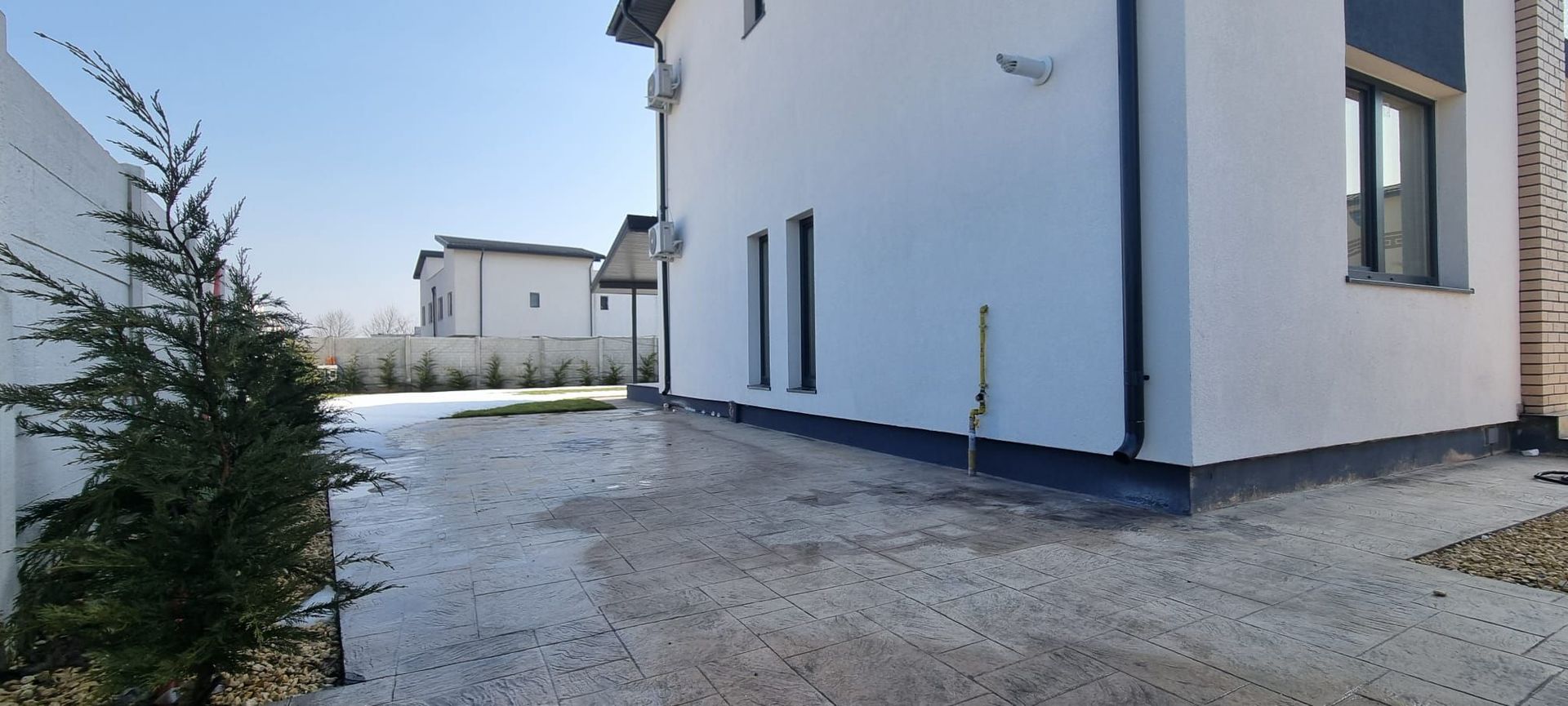 Vilă Individuală cu 700 mp Teren și Mansardă Amenajată - Poză 24