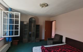 Casa cocheta Cristian zona Centrala, 2 camere,pod,beci,curte. - Poză 4
