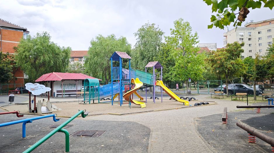 Apartament mare, decomandat, bucatarie separata. PET FRIENDLY. - Poză 35