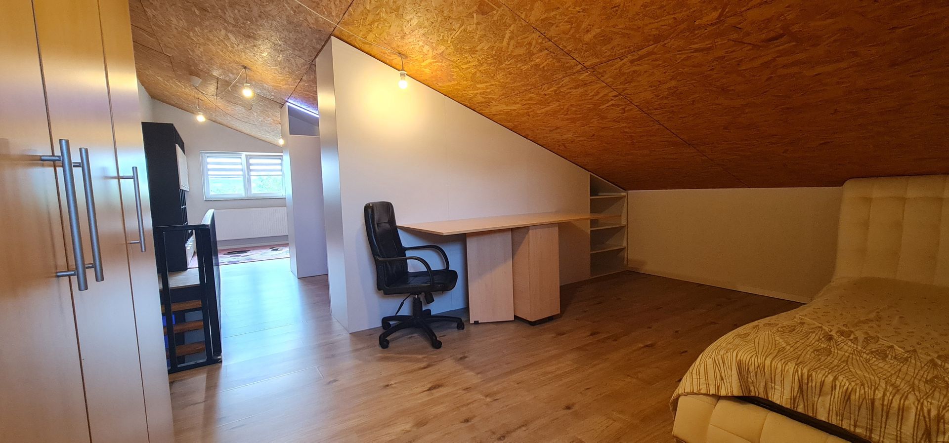 Casa semimobilata semiutilata modern cartier Izvor Tarlungeni Brasov - Poză 21