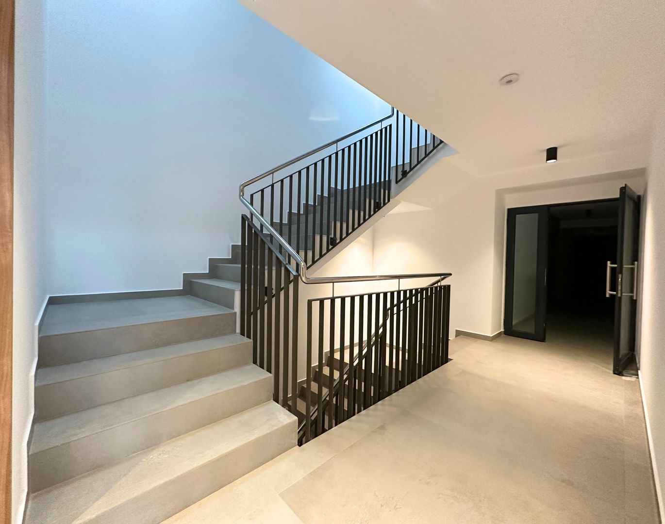 Apartament modern cu 3 camere în zona Coresi ROKMAN confort și exclusivitate - Poză 27