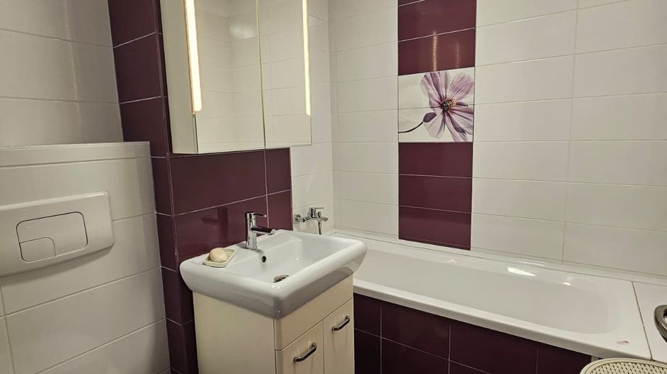 proximitate metrou , renovat + mobilat - Poză 13