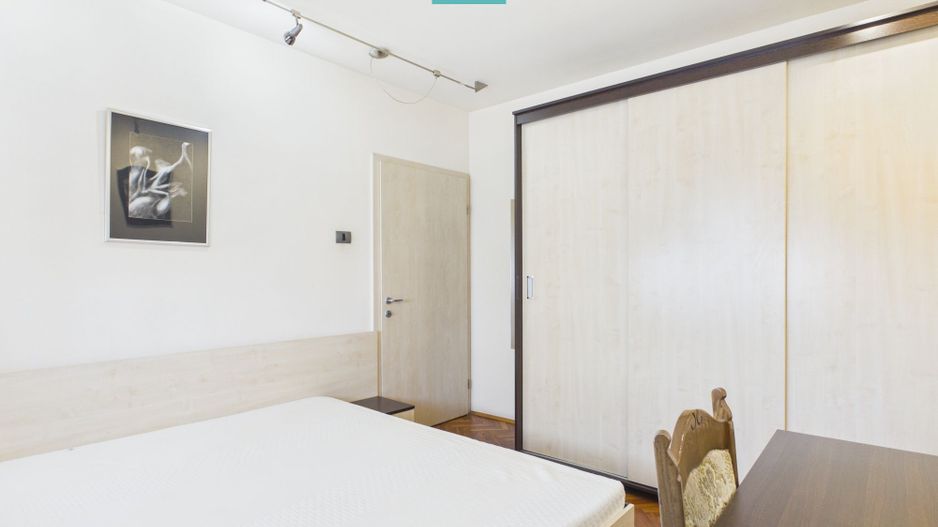 Apartament cu 3 camere și 2 băi zona Aurel Vlaicu - Poză 11