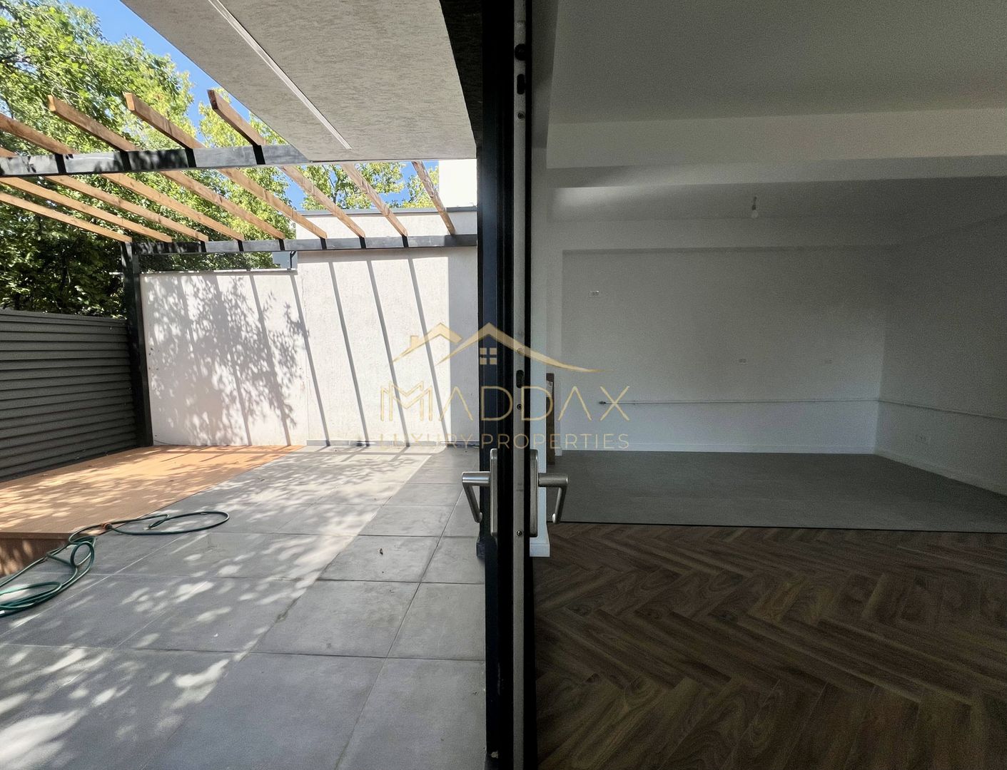 Vilă **6 camere  **451mp // Zona Iancu Nicolae - Poză 3