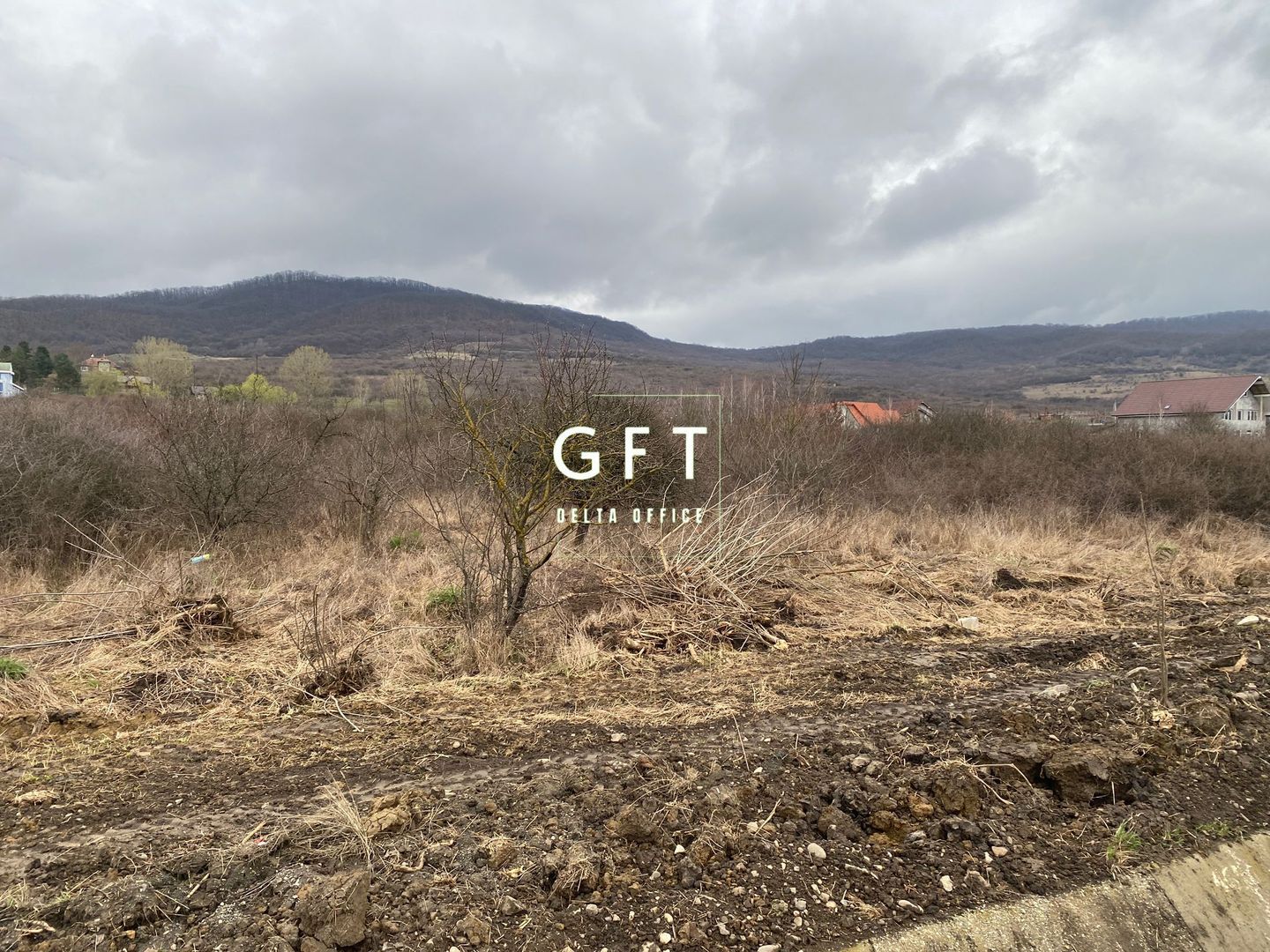 Teren 12,719 mp cu deschidere la DN17-ideal hala/parcare-Crainimat - Poză 4