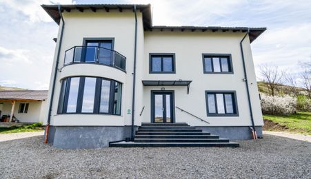Penisune - Afacere la cheie 9 camere de vanzare la 20km de Cluj-Napoca