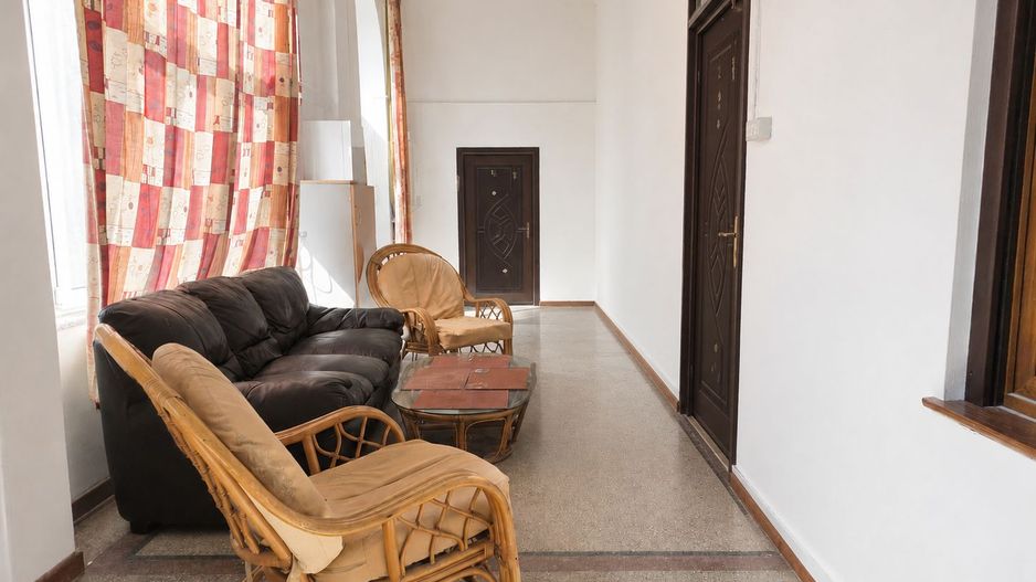 Vânzare apartament 2 camere ultracentral (în curte la McDonalds) - Poză 1