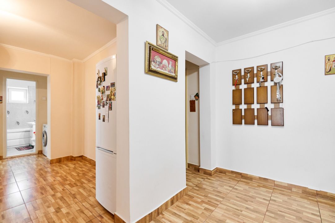 Apartament decomandat  4 camere -  etaj intermediar - Cartier Nord - Poză 8