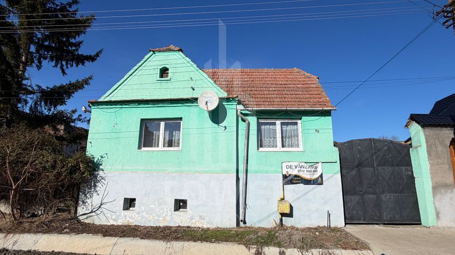 Casă spațioasă si 1790mp teren de vanzare in Hașag, la doar 30 km de Sibiu - Poză 1