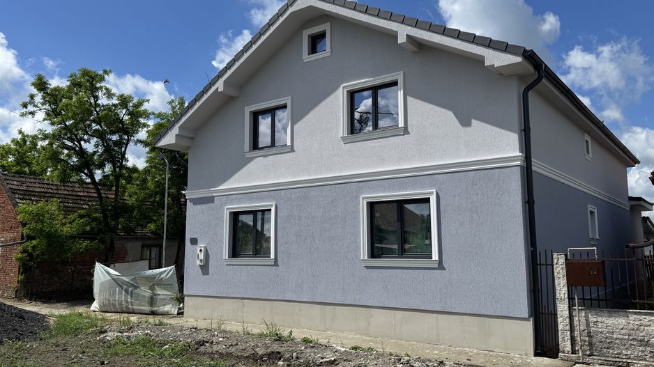 Individuala Sanmihaiu Roman P+M,5 Camere,2 Bai,Pivnita,Toate Utilitatile,Asfalt - Poză 2