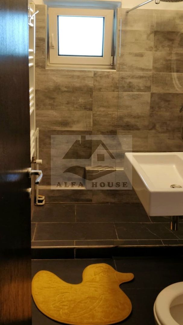 Apartament cu patru camere, zona Florilor-Craiter 80 mp - Poză 8