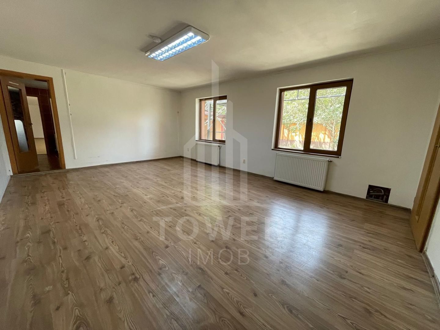 Casă de vânzare în zona Piața Cluj - Poză 2
