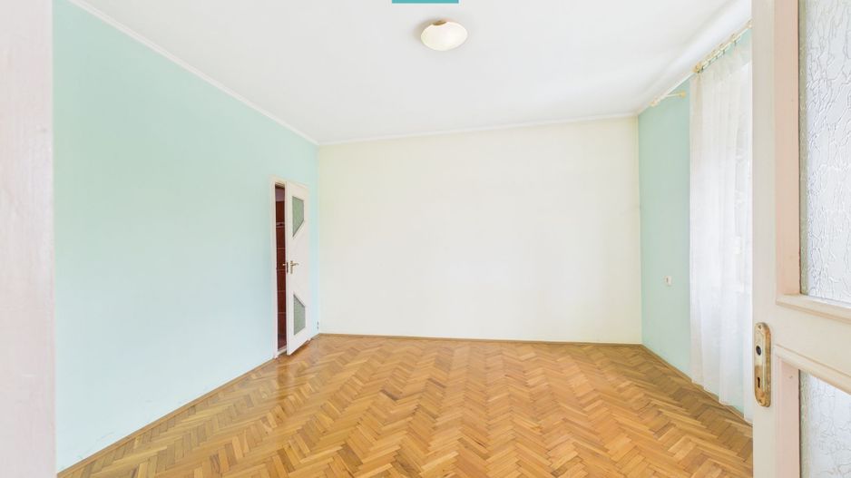 Casă cu 7 camere, ideală pentru familie, Grădiște - Poză 8