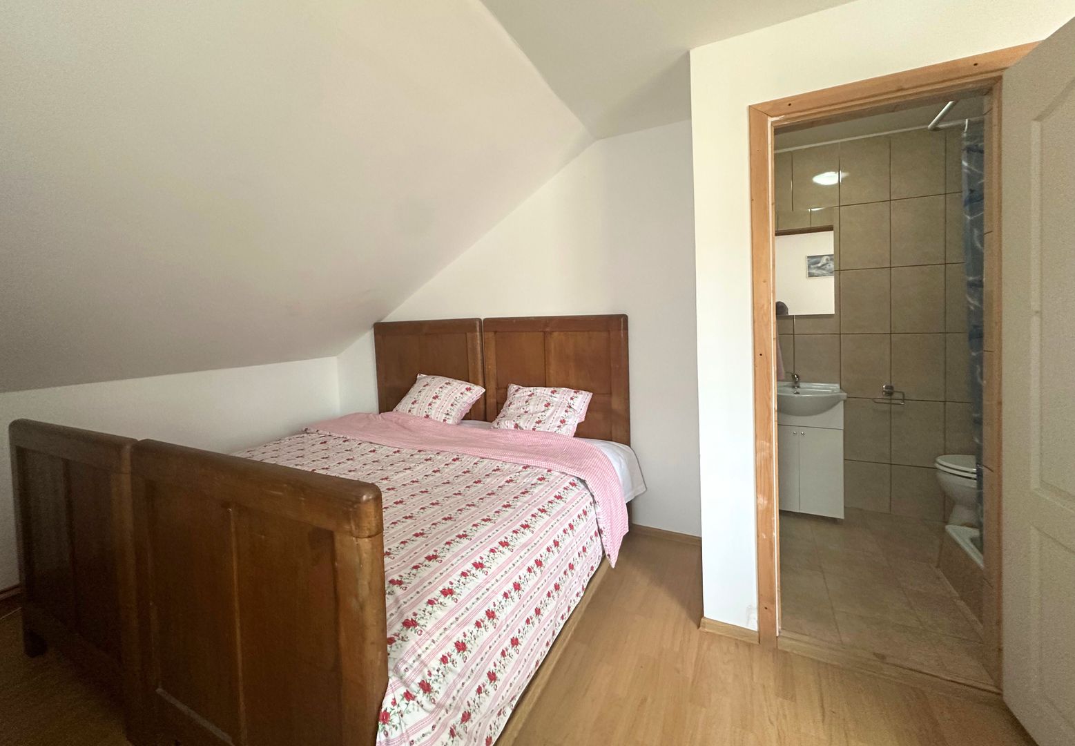 Vânzare casă Individuală 12 Camere la 5 minute de Castelul Bran - Poză 14