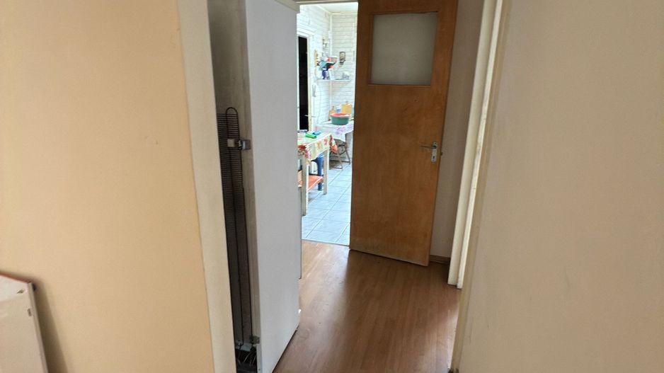 Apartament incapator, patru camere, Resita-Berceni, 120.000€ negociabil - Poză 15