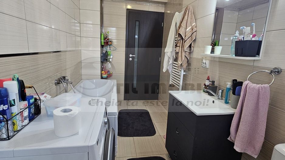 Bucium apartament 3 camere decomandat 145.000 euro - Poză 12