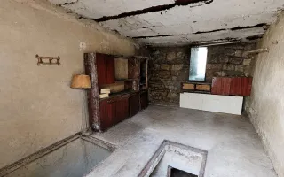 Garaj solid cu subsol mare – perfect pentru mașină sau depozitare. - Poză 14