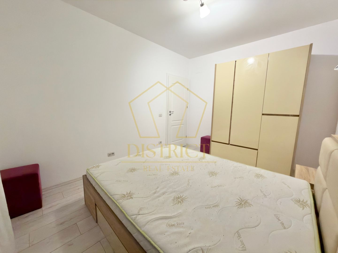 Apartament cu 2 camere complet mobilat si utilat in Giroc langa ESO la asfalt. - Poză 8