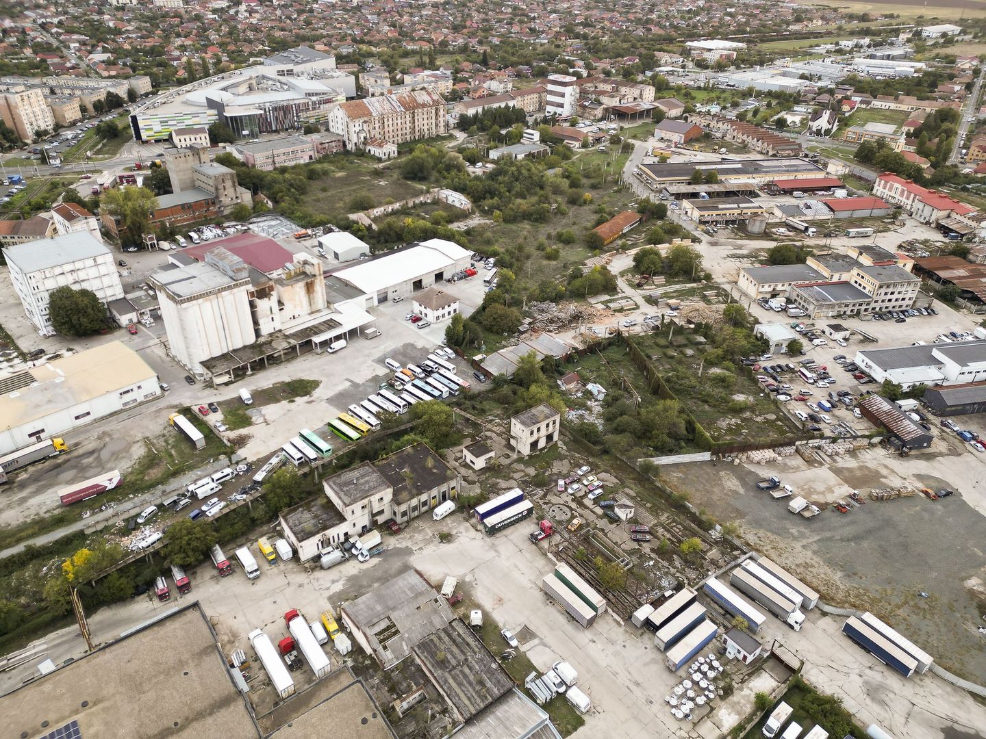 Teren industrial de 6,820mp Strada Poetului - Poză 6