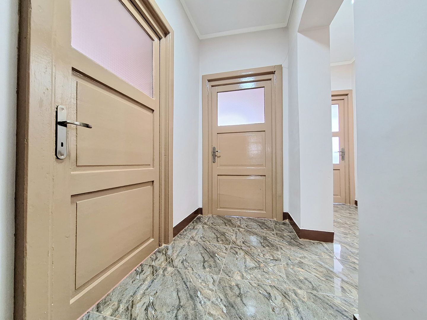 Apartament cu 2 camere, mobilat si utilat, strada Lunga - Brasov. - Poză 9