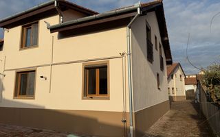 Investitie sau Locuit complex rezidential 4 apartamente cu 3 cam zona centrala - Poză 3