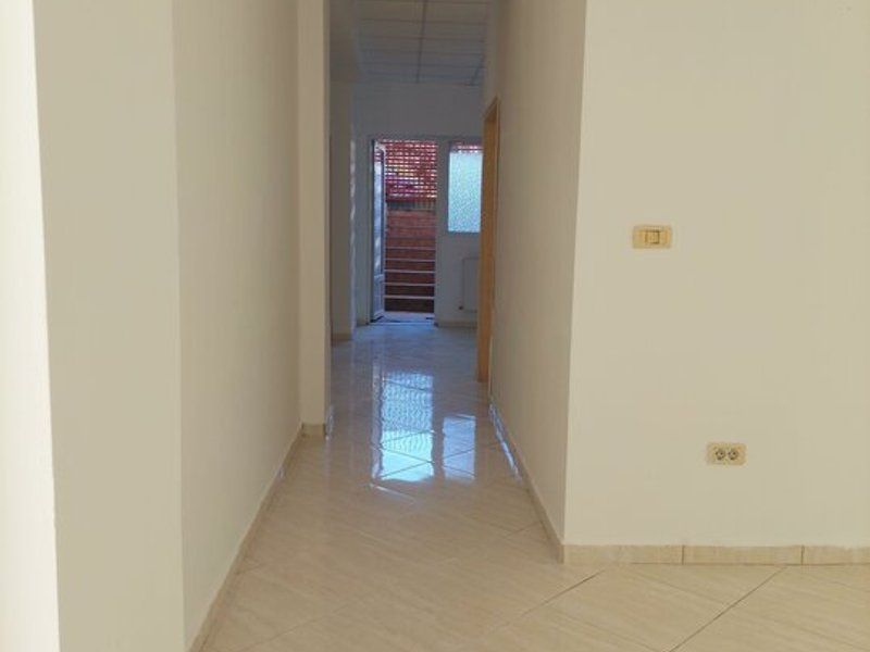 Spatiu  Comercial  str Constructorilor Timisoara - Poză 1