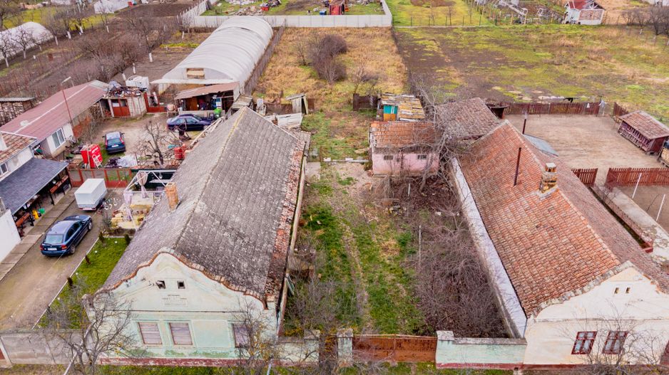 Casă bătrânească cu teren în Felnac - Poză 3