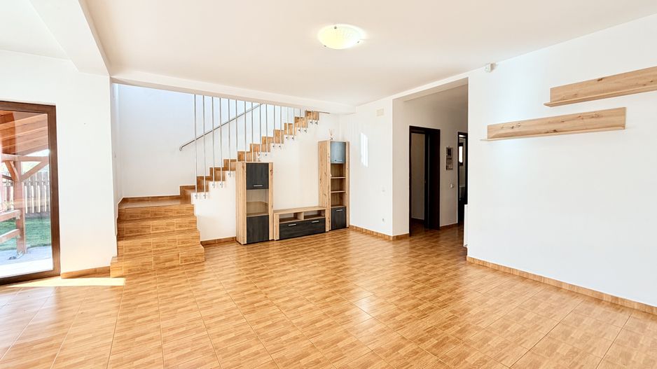 De închiriat – Casă individuală P+M în Dumbrăvița - Poză 2