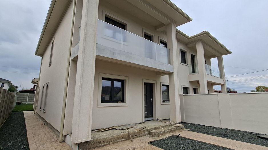 Duplex cu 4 camere si teren generos - Padurea Verde - Poză 1