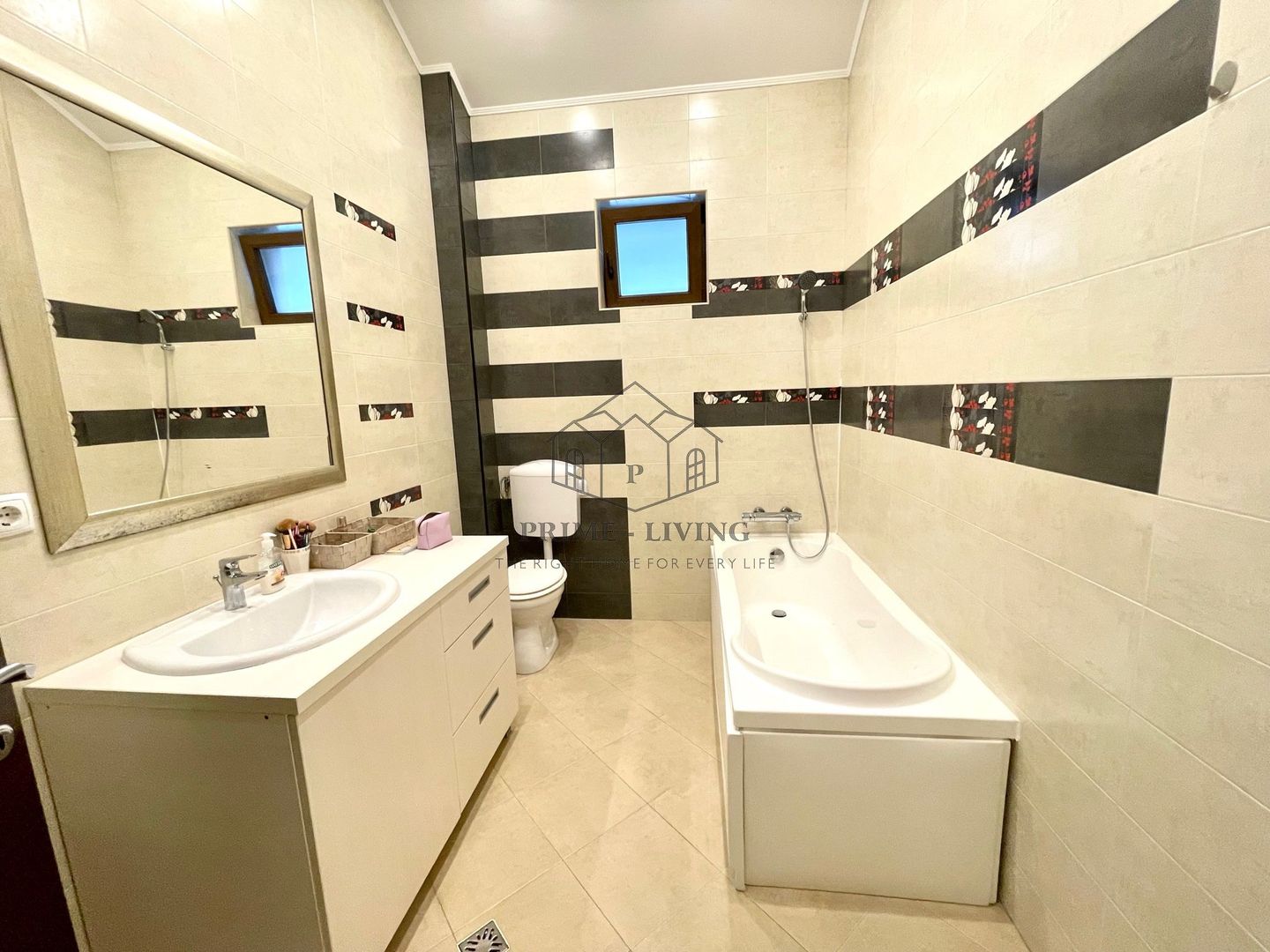 VILA CU 6 CAMERE LA INCHIRIERE IN ZONA PIPERA - Poză 8