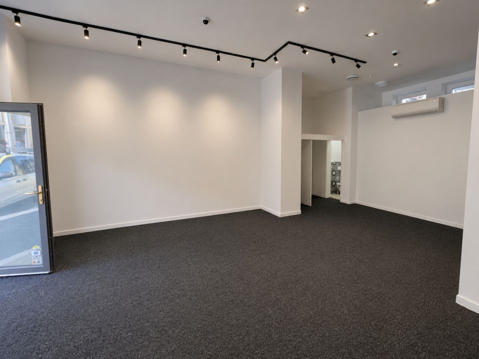 De Închiriat Spațiu Comercial Central - Poză 6