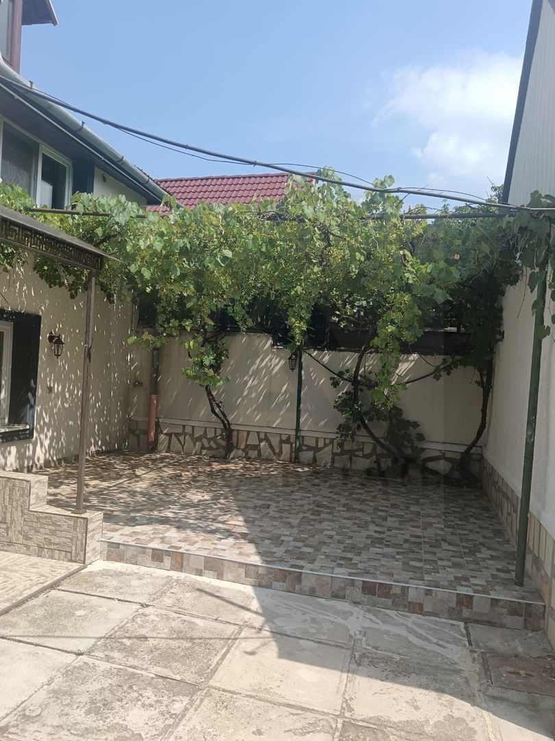 Casa individuala moderna cu 6 camere si 650 mp teren in Piata Cluj - Poză 15