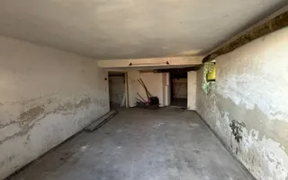 Casa de vanzare cu 446 mp teren si garaj, situata in zona centrala - Poză 11
