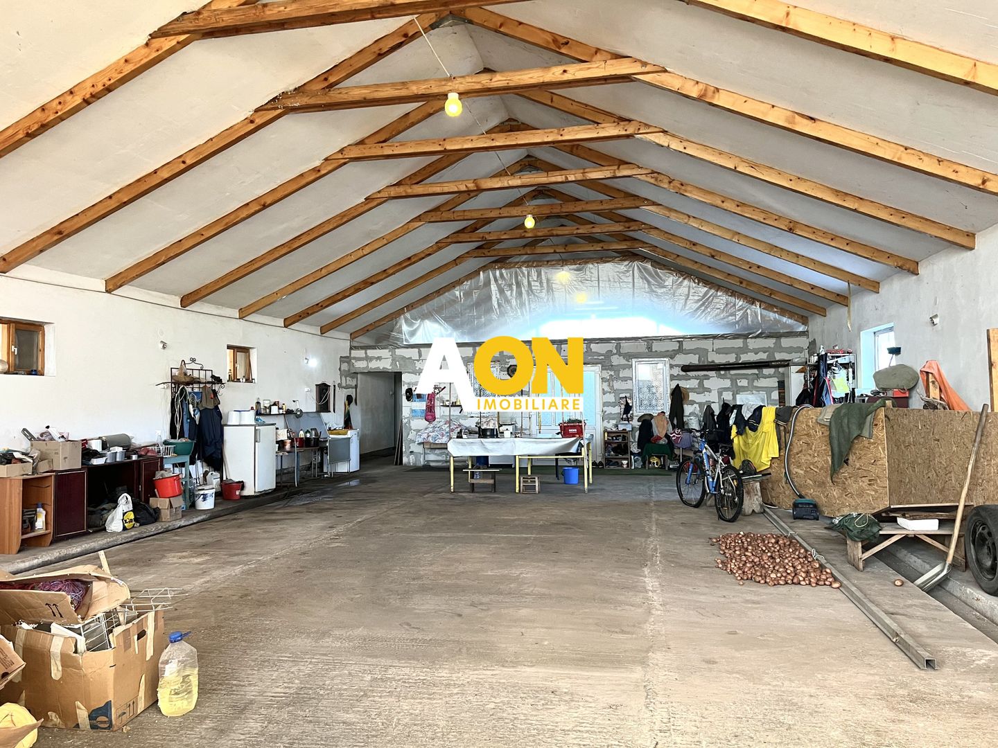 Ferma de vanzare cu 550MP utili si 27.500MP teren la asfalt - Poză 24