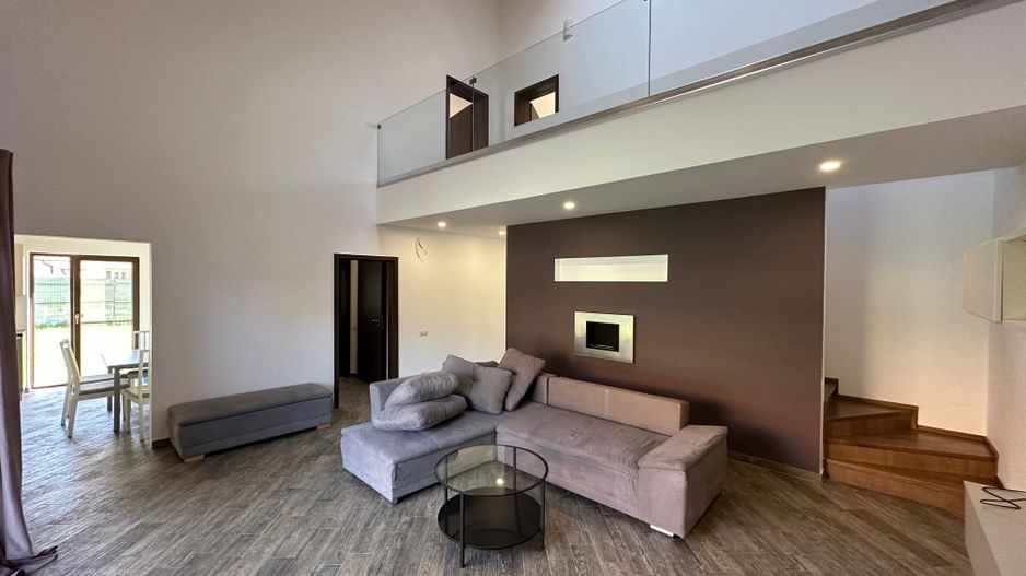 CASA SPATIOASA  CU GARAJ SI TEREN DE 600 MP - Poză 1