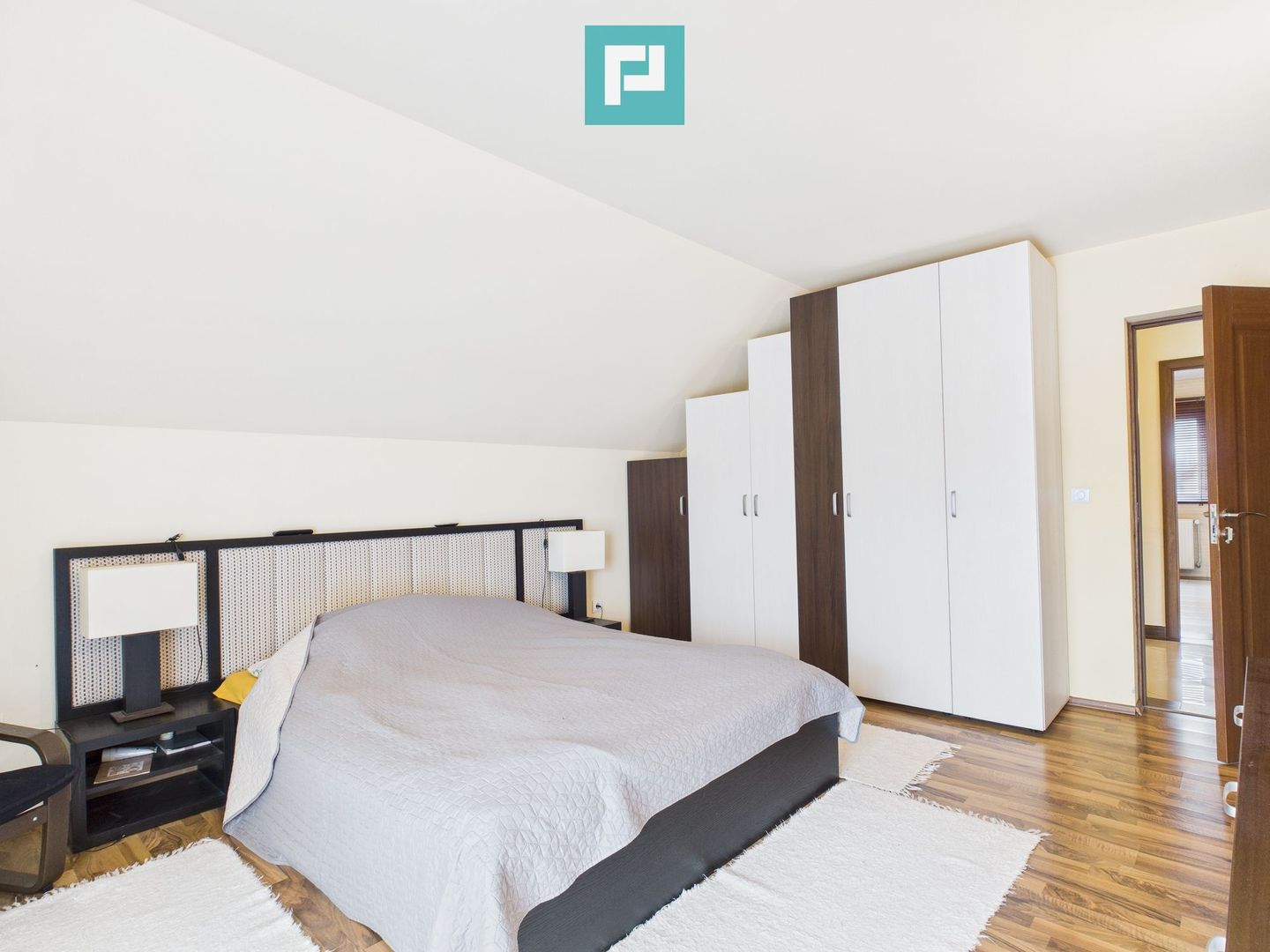 Vilă elegantă cu etaj în Zădăreni - Poză 16