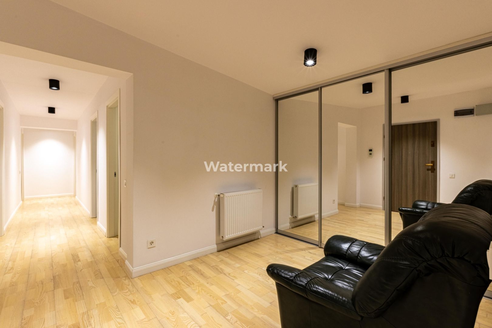 Apartament cu 4 camere de închiriat în zona Alexandru cel Bun - Poză 8