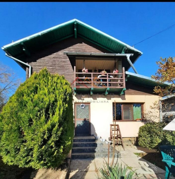 Casa de vacanta, P+M, 6 camere, teren 2200 mp, Breaza, Judetul Prahova - Poză 1