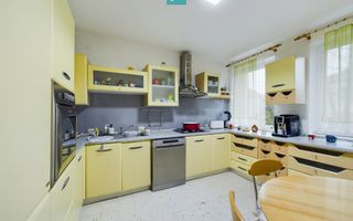 Casă situată Central în Dumbrăvița - Poză 11