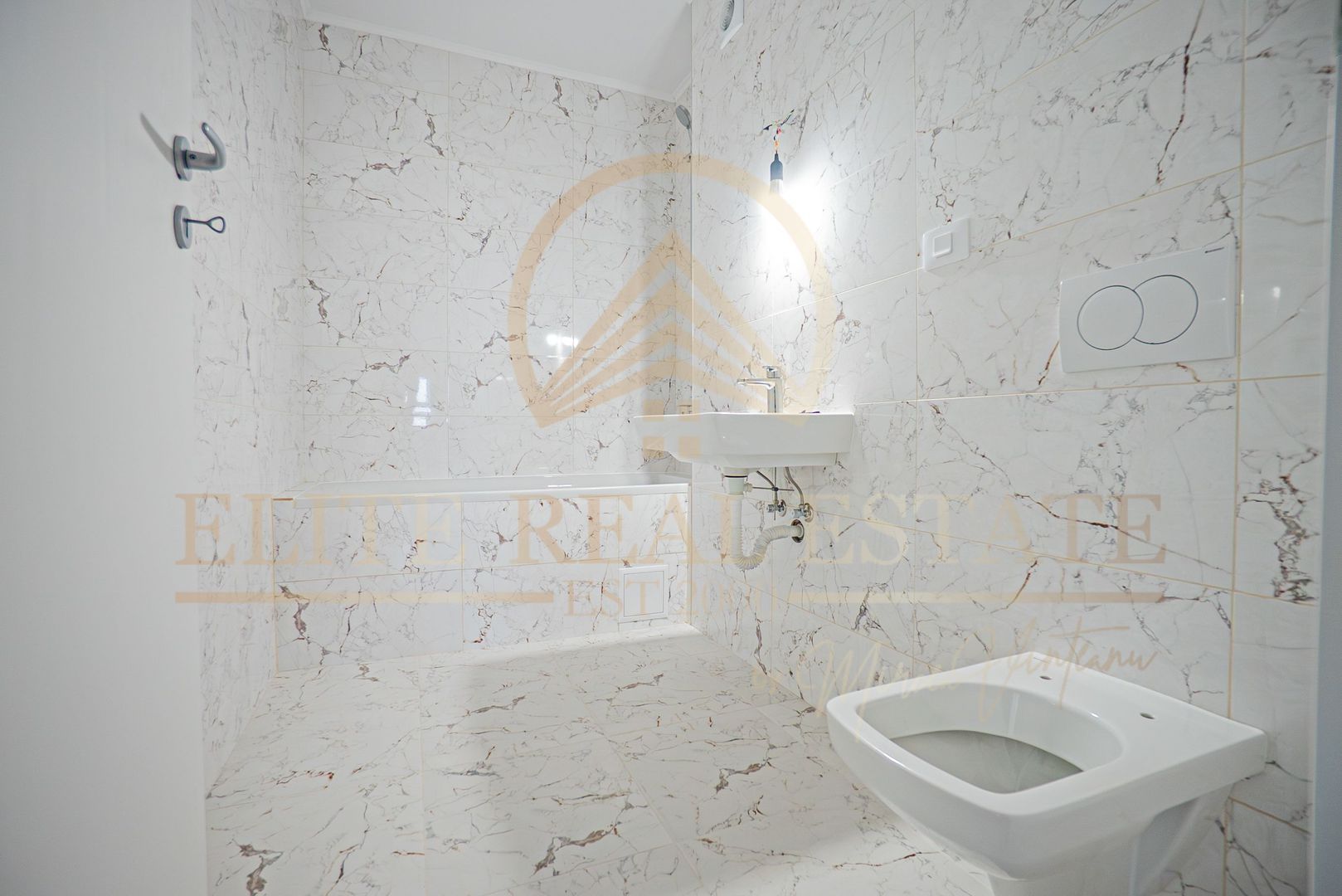 Aartament 3 camere - Bucatarie Separata - Parcare Inclusa - Poză 12