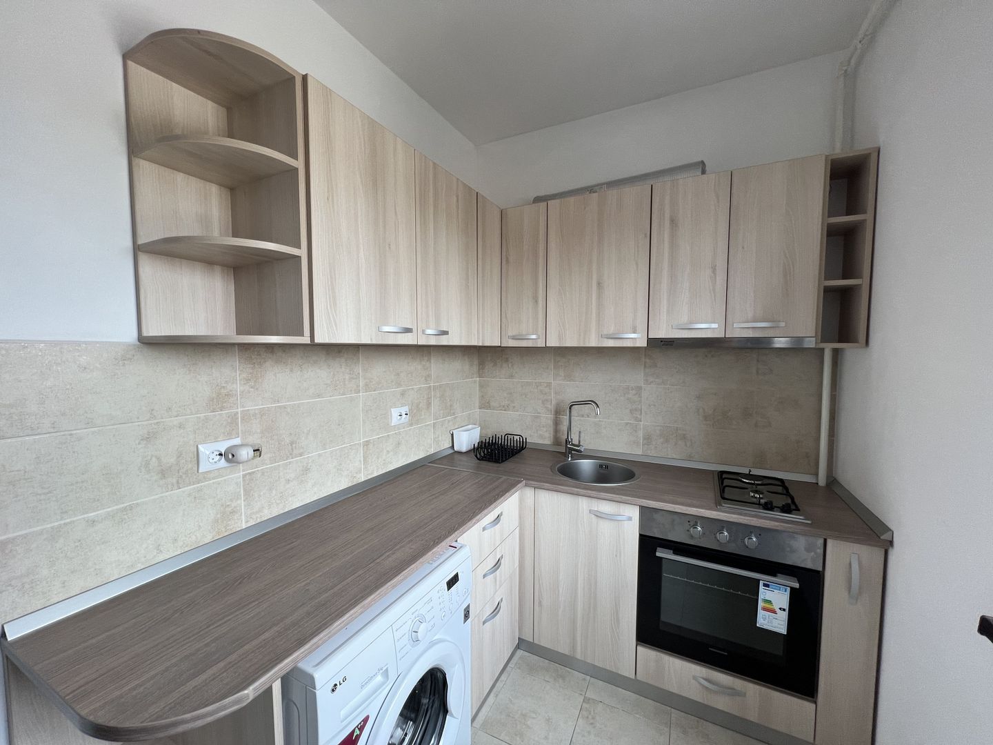 Apartament superb Piata Presei Libere | Jiului (PRIMA INCHIRIERE) - Poză 3