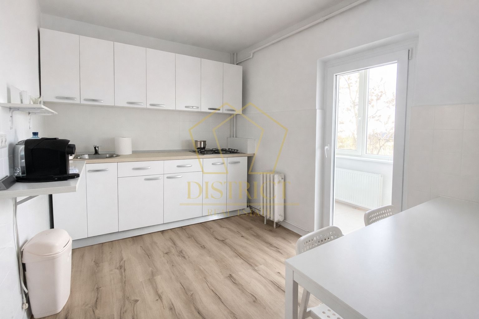 Apartament superb cu 3 camere | Soarelui - Poză 9