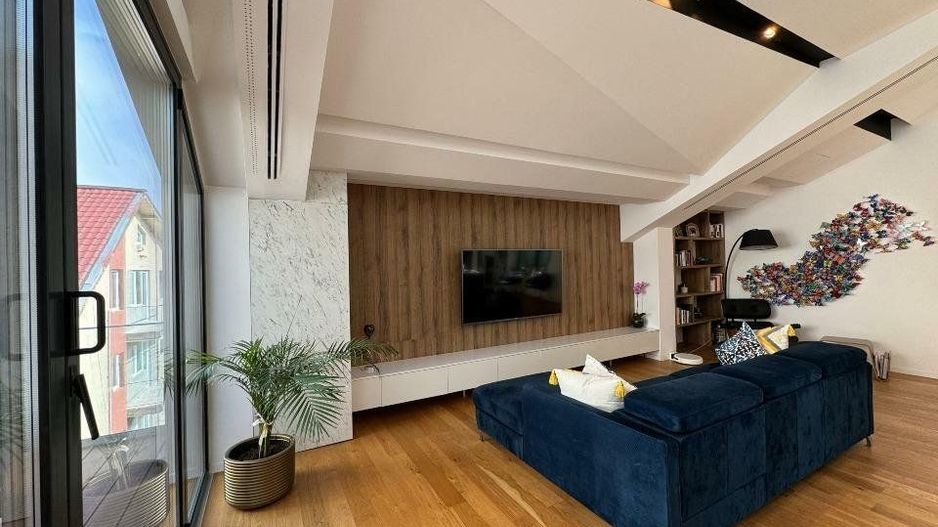 Superb duplex cu 4 camere şi terase mari - Poză 2