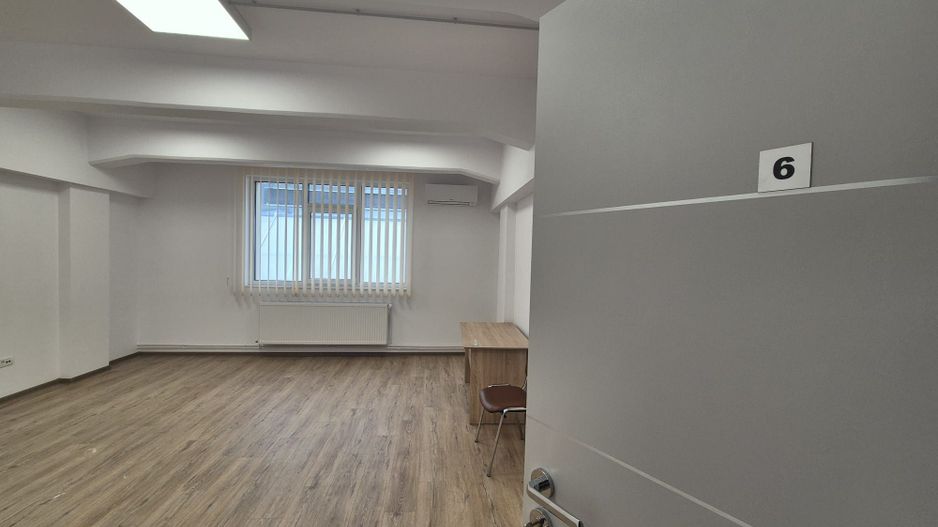 Comision 0 - Spații birouri libere, zonă centrală - Poză 1