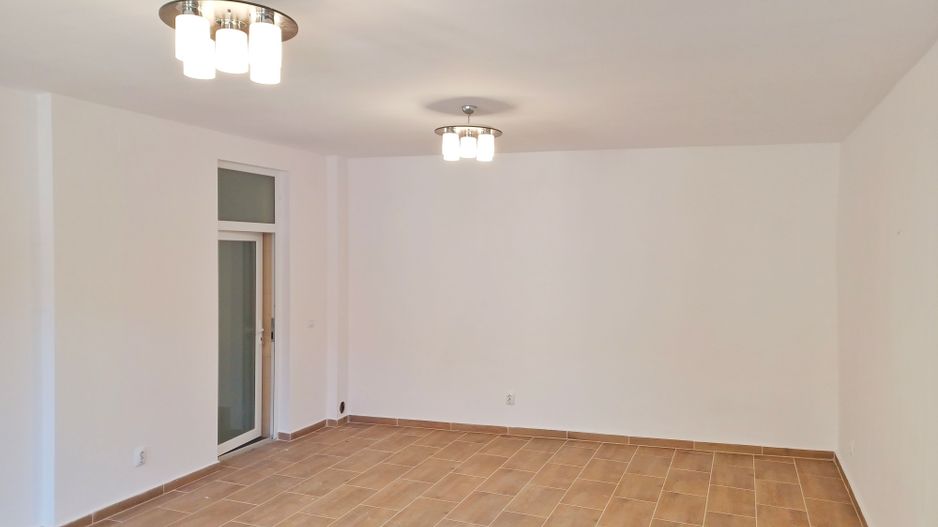 Birou, ultracentral, Oradea, 70 mp, parcare. 700 E/lună. Comision 0 - Poză 5