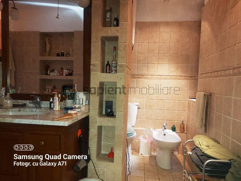Casa cu 6 camere str.E Teodoroiu - Poză 9