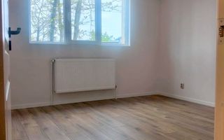 De vanzare apartament cu 2 camere, port, parter, 75.000 euro - Poză 3