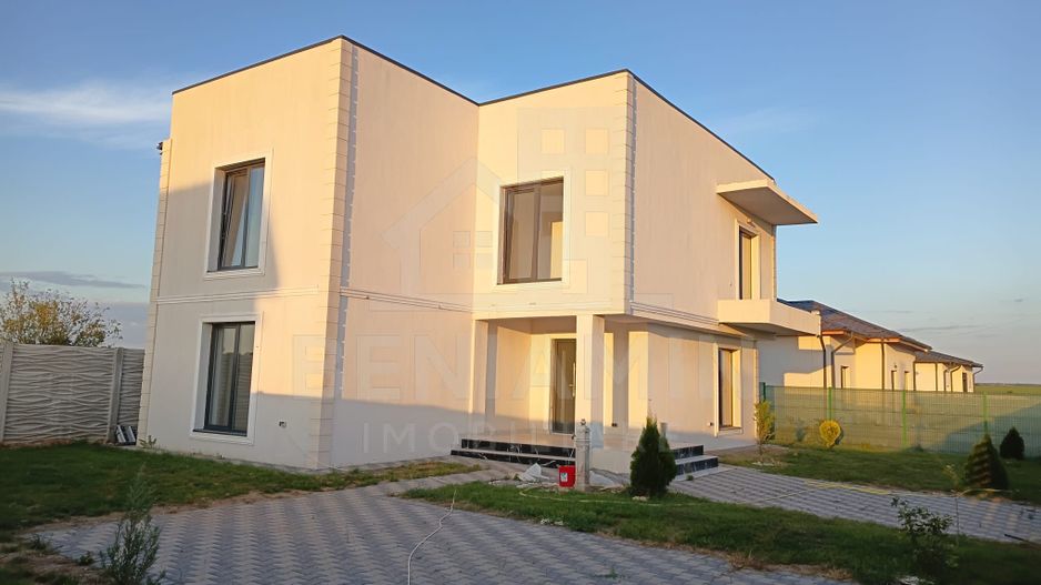 Casa noua 4 dormitoare 2 bai P+1 zona Selgros Teilor - Poză 1