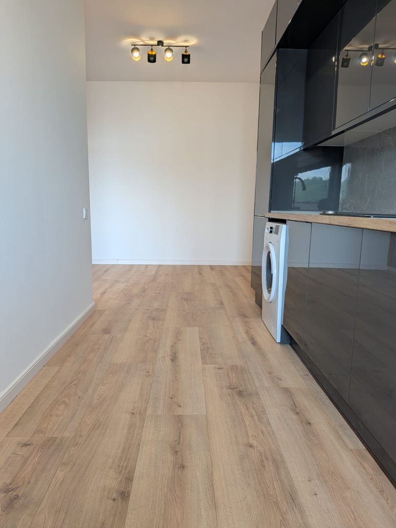 Apartament cu 3 camere, zona Eroilor, Floresti - Poză 2