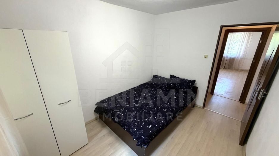 3 camere semidecomandat zona Materna -etaj 1- vedere bilaterala - Poză 4